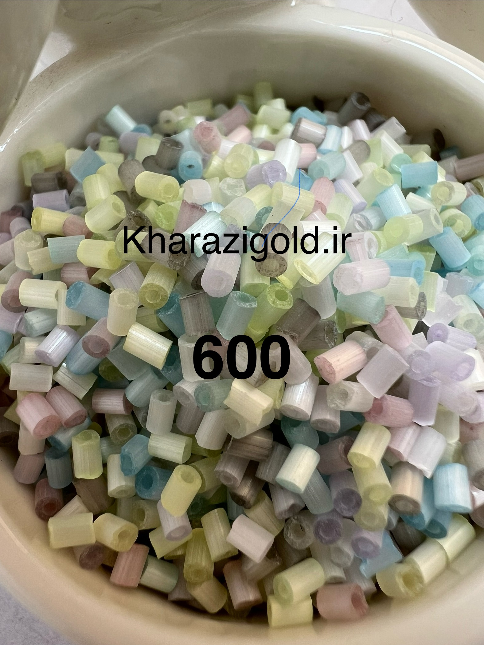 600